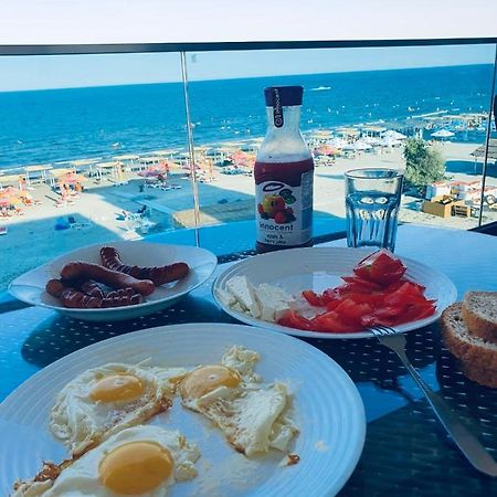 Wave 2 Mamaia Prima Linie Vedere La Mare 120Mp Năvodari Екстериор снимка