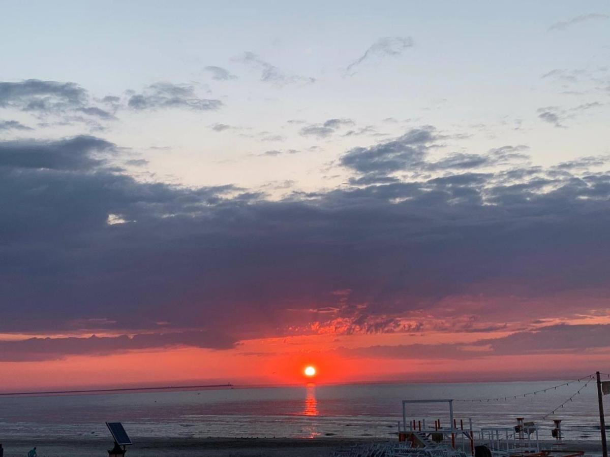 Wave 2 Mamaia Prima Linie Vedere La Mare 120Mp Năvodari Екстериор снимка